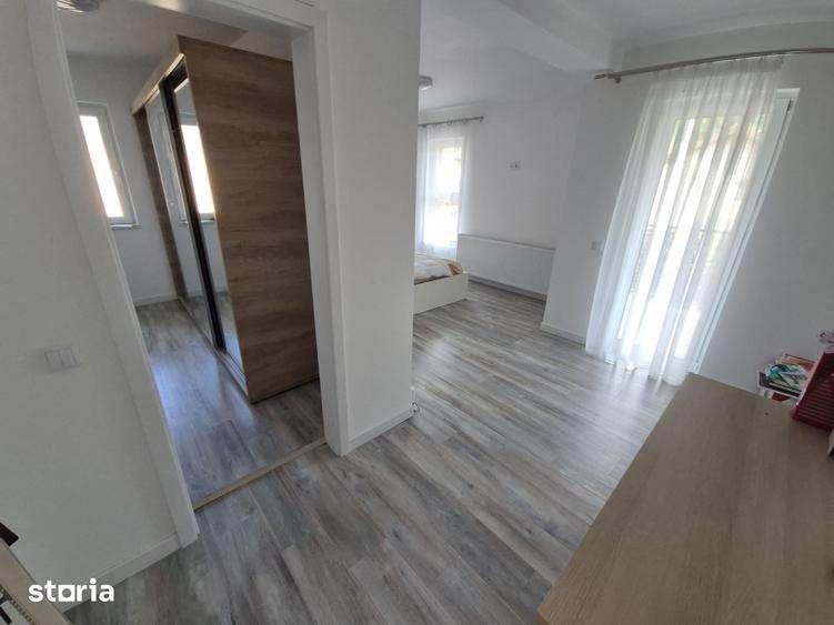 Casă cu 5 camere cu Teren 400 Mp în Gilău