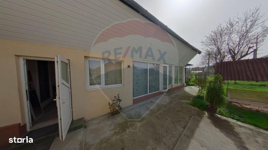 Casă cu 4 camere cu Teren 938 Mp în Sud