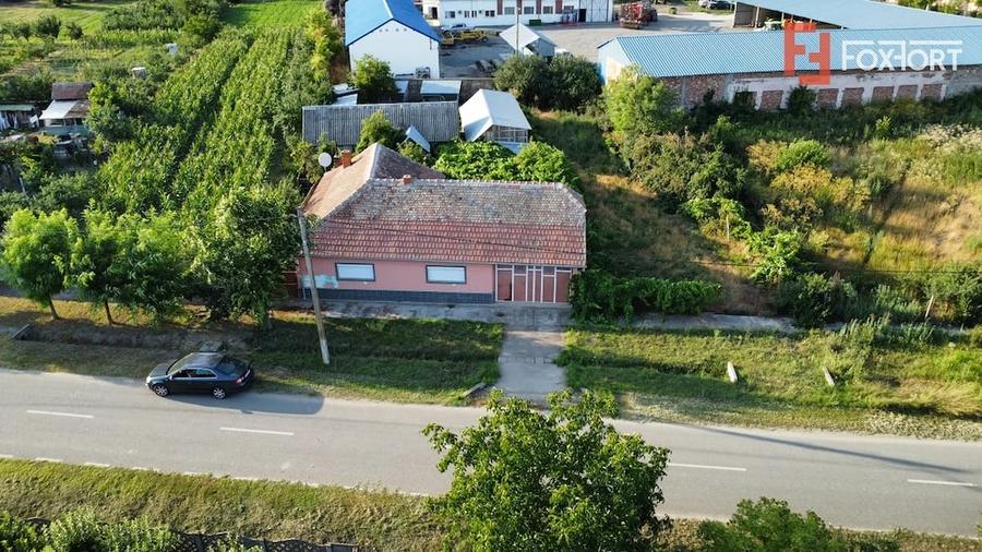 Casă cu 3 camere cu Teren 1238 Mp în Livezile