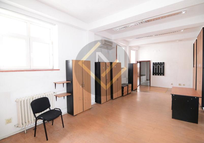 Casă individuală cu 23 camere cu Teren 475 Mp în Unirii