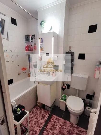 Apartament cu 2 camere decomandat, mobilat în Alexandru Obregia
