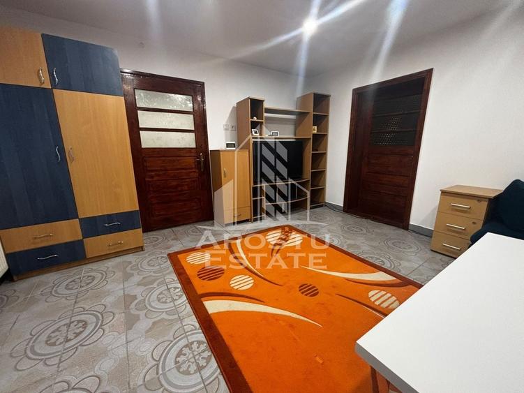 Apartament cu 2 camere semidecomandat, mobilat în Ghiroda