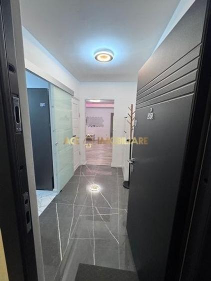 Apartament cu 3 camere semidecomandat, mobilat în Berceni