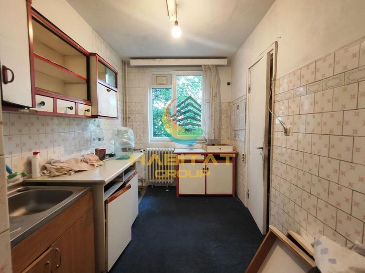 Apartament cu 3 camere decomandat în Drumul Găzarului