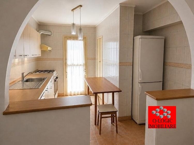 Apartament cu 3 camere decomandat, mobilat în Răcădău