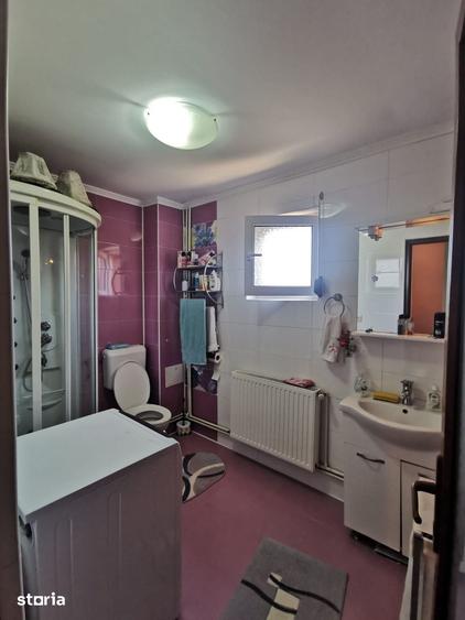 Casă cu 4 camere cu Teren 450 Mp în Central
