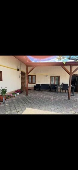 Casă cu 3 camere în Central