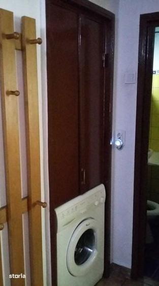 Apartament cu 3 camere decomandat în Rovine