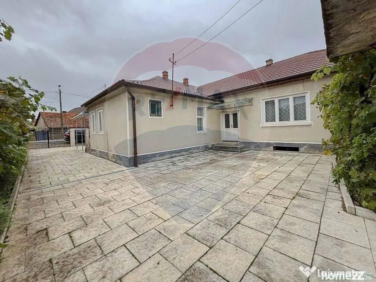 Casă cu 5 camere cu Teren 446 Mp în Ultracentral