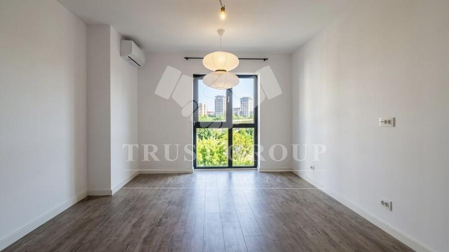 Apartament cu 3 camere semidecomandat în Domenii