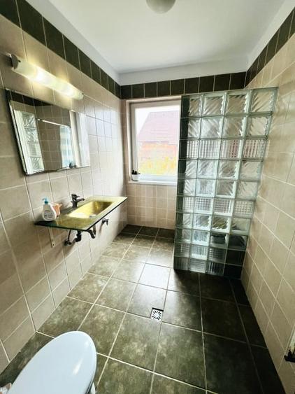 Casă individuală cu 4 camere cu Garaj în Unirii