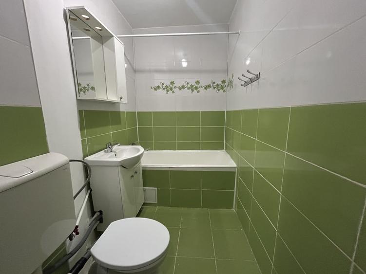 Apartament cu 2 camere semidecomandat în Berceni
