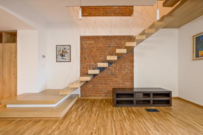 Apartament cu 3 camere semidecomandat, mobilat în Eminescu