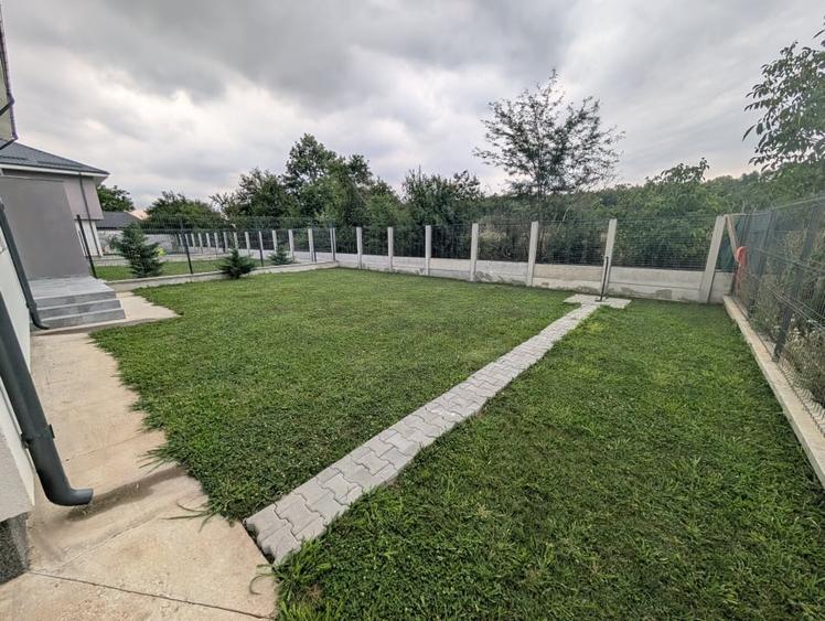 Casă individuală cu 4 camere cu Canalizare în Otopeni