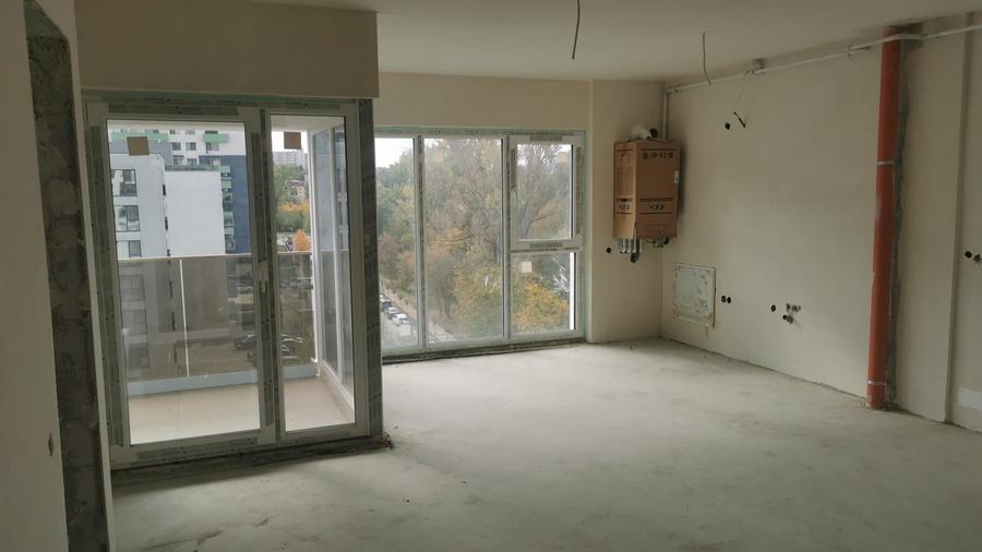 Apartament cu 3 camere semidecomandat în Sopor