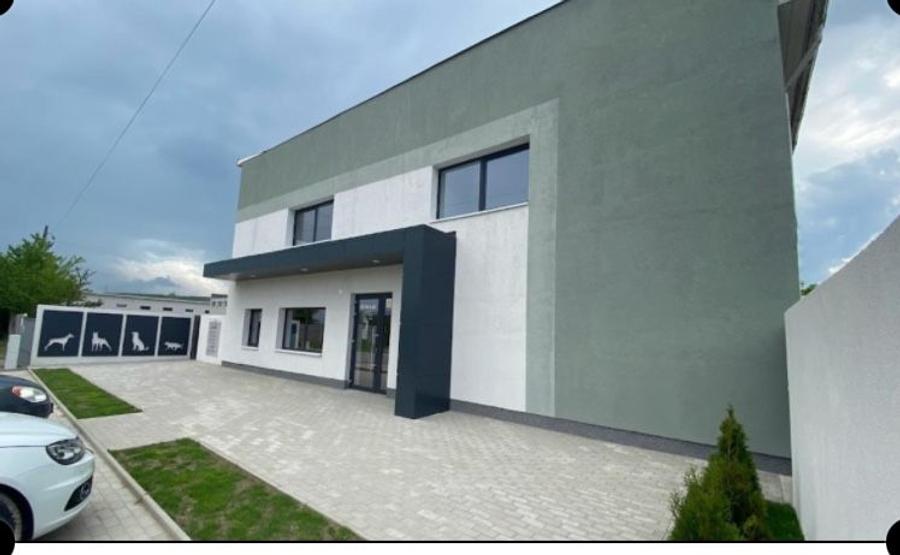 Spațiu comercial, de 443 mp, în Central