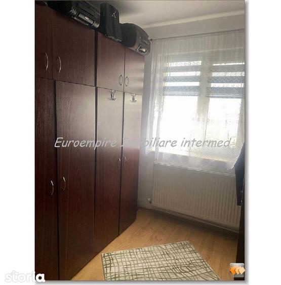 Apartament cu 2 camere semidecomandat în Km 4
