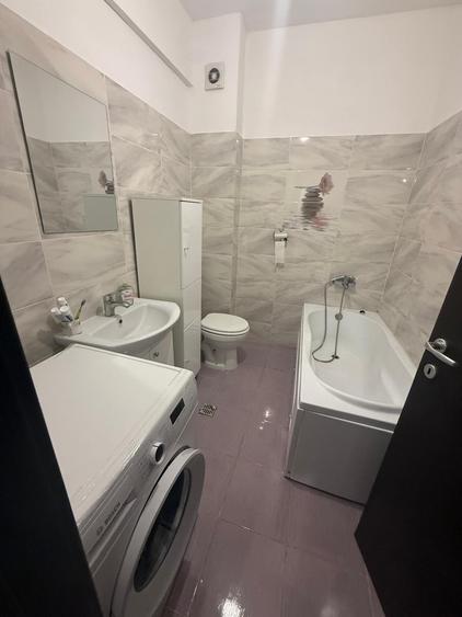 Apartament cu 2 camere decomandat în Apărătorii Patriei