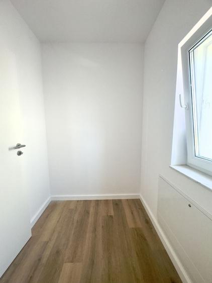 Duplex cu 5 camere cu Canalizare în Dumbrăvița