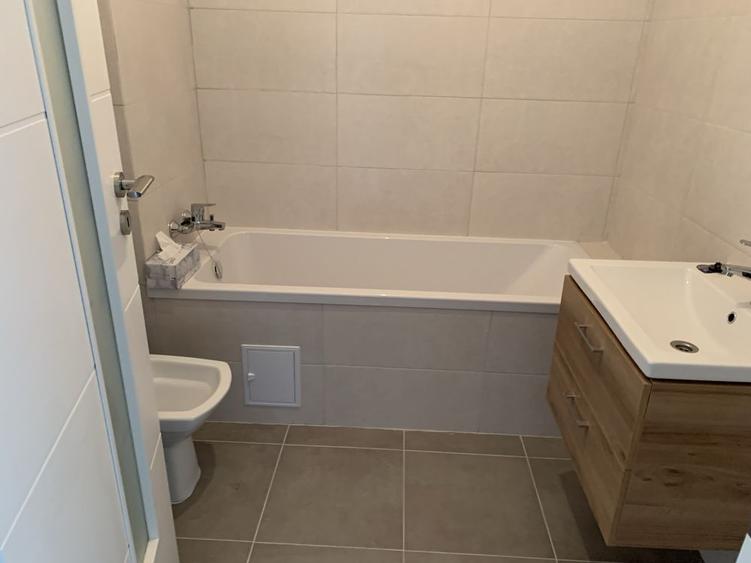 Apartament cu 2 camere decomandat în Berceni