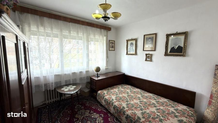Apartament cu 3 camere semidecomandat, mobilat în Central