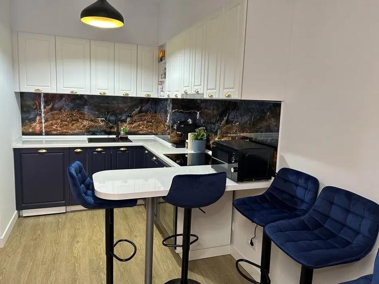 Apartament cu 2 camere decomandat, mobilat în Baza 3