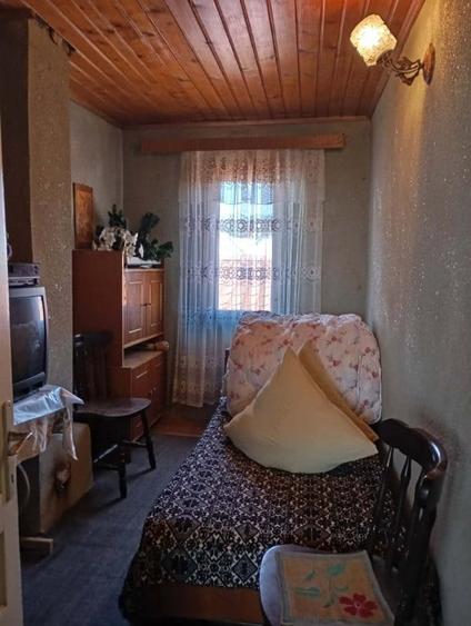 Casă cu 4 camere cu Teren 1900 Mp în Central