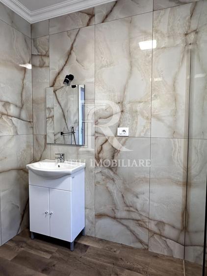 Casă individuală cu 6 camere cu Canalizare în Sânmartin