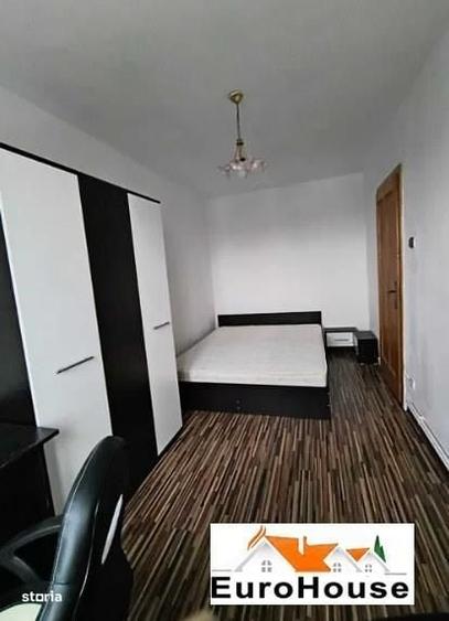 Apartament cu 3 camere semidecomandat în Cetate
