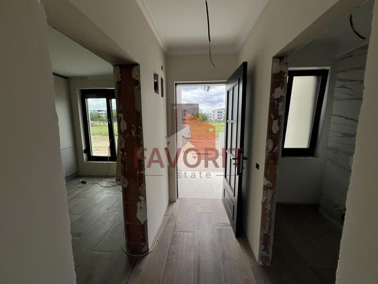 Casă cu 3 camere cu Canalizare în Giroc