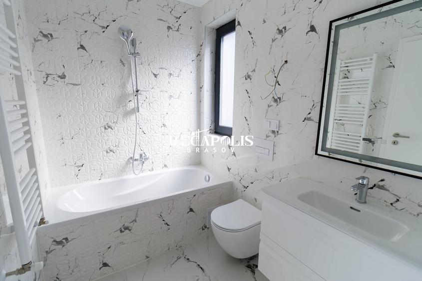 Duplex cu 3 camere cu Canalizare în Sânpetru