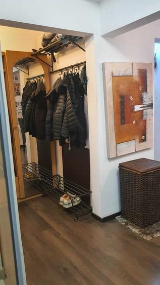Apartament cu 3 camere decomandat în Crihala