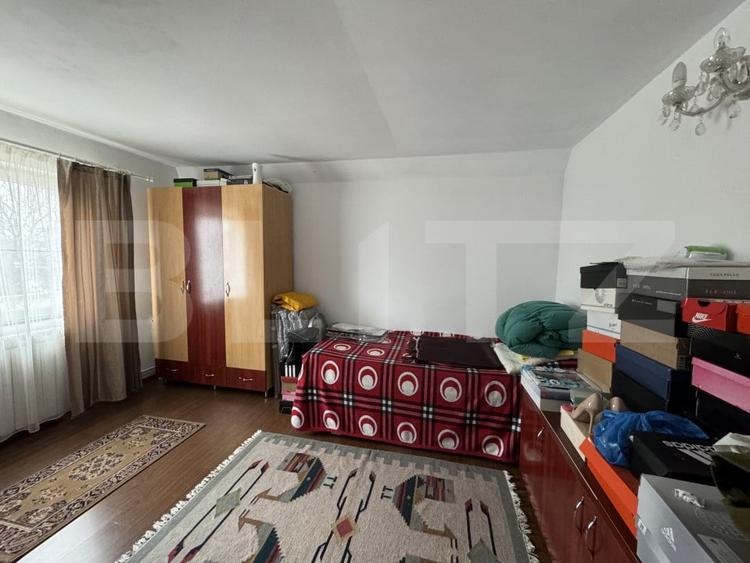 Casă individuală cu 6 camere cu Canalizare în Sud