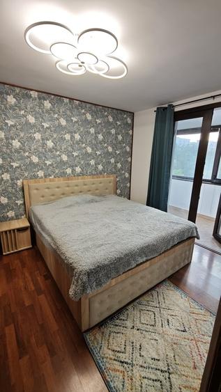 Apartament cu 3 camere decomandat în Titan