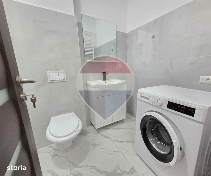 Garsonieră decomandată în Sud
