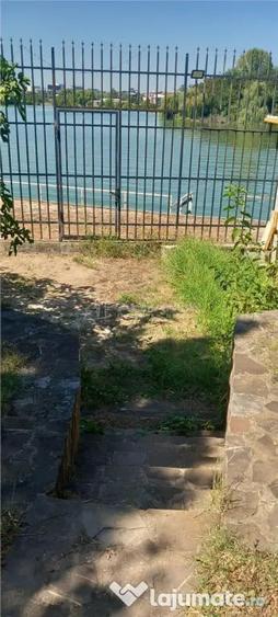 Casă cu 5 camere cu Teren 700 Mp în Străulești