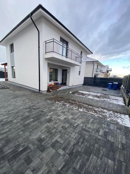 Casă cu 4 camere în Sud