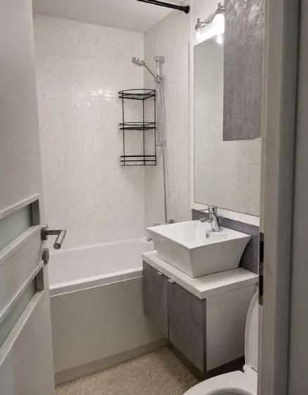 Apartament cu 3 camere semidecomandat în Timpuri Noi