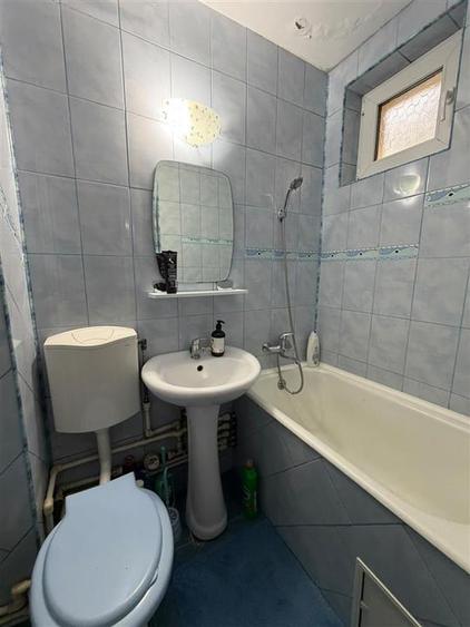 Apartament cu 2 camere semidecomandat în Podu Roș
