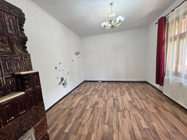 Casă individuală cu 5 camere cu Teren 1500 Mp în Tunari