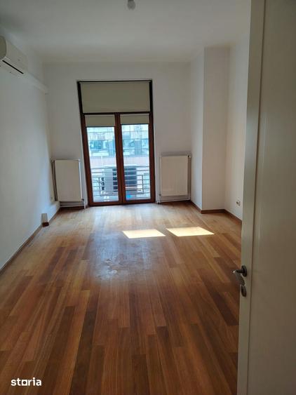 Apartament cu 6 camere decomandat în Cișmigiu