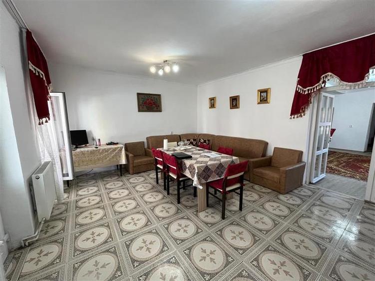 Casă individuală cu 4 camere cu Teren 250 Mp în Sud-Est