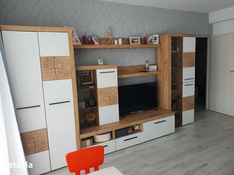 Apartament cu 3 camere în Tractorul
