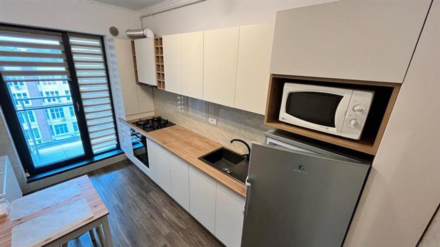 Apartament cu 2 camere decomandat, mobilat în Politehnica