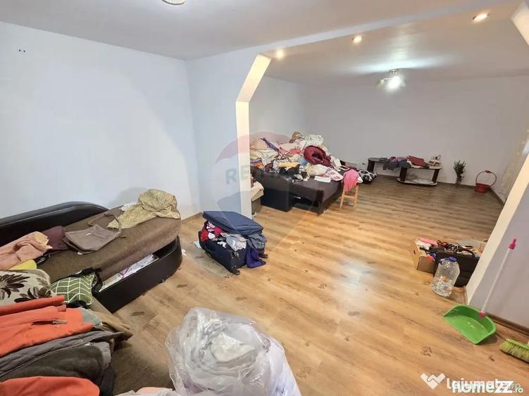 Casă cu 3 camere cu Teren 1000 Mp în Bătinești