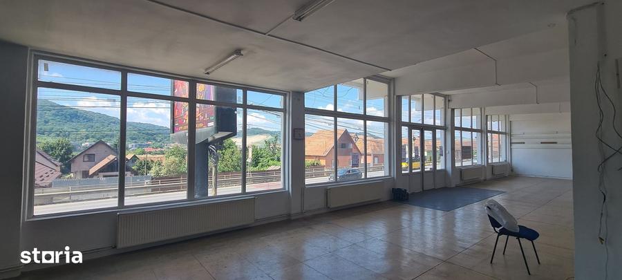 Spațiu comercial, de 285 mp, în Central