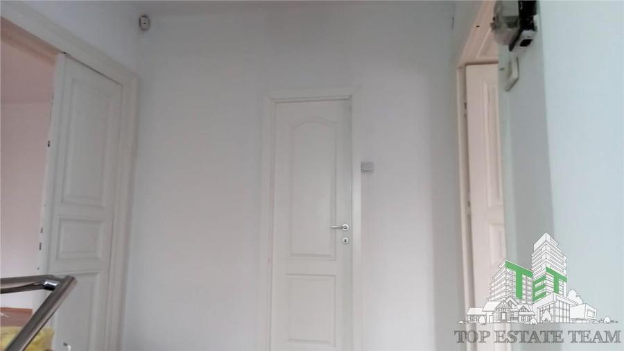 Casă individuală cu 6 camere cu Canalizare în Titulescu