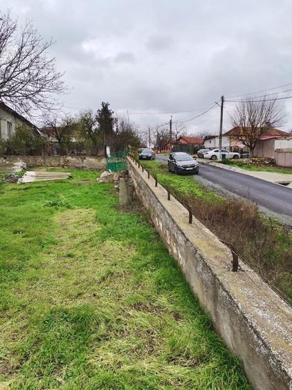 Casă individuală cu 3 camere cu Teren 2100 Mp în Seimenii Mici