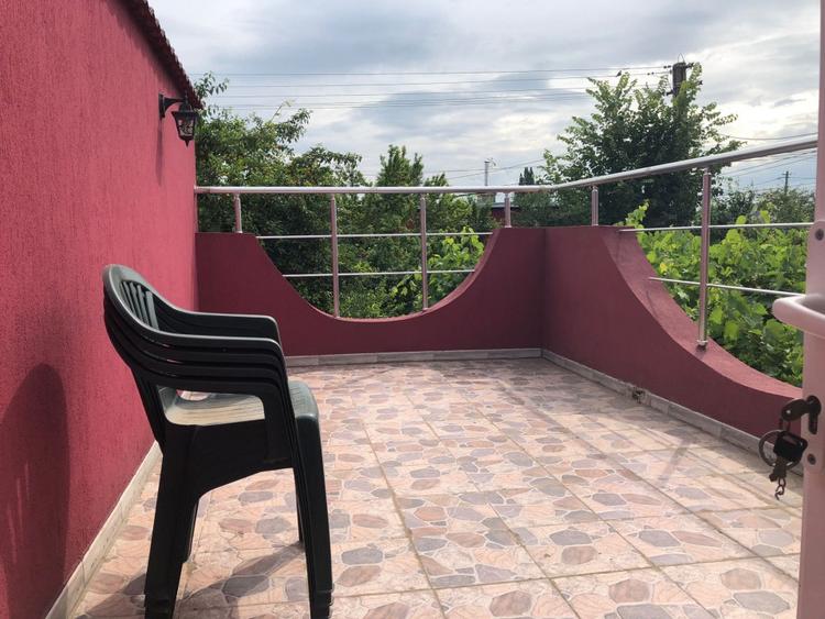 Casă individuală cu 4 camere cu Canalizare în Chercea