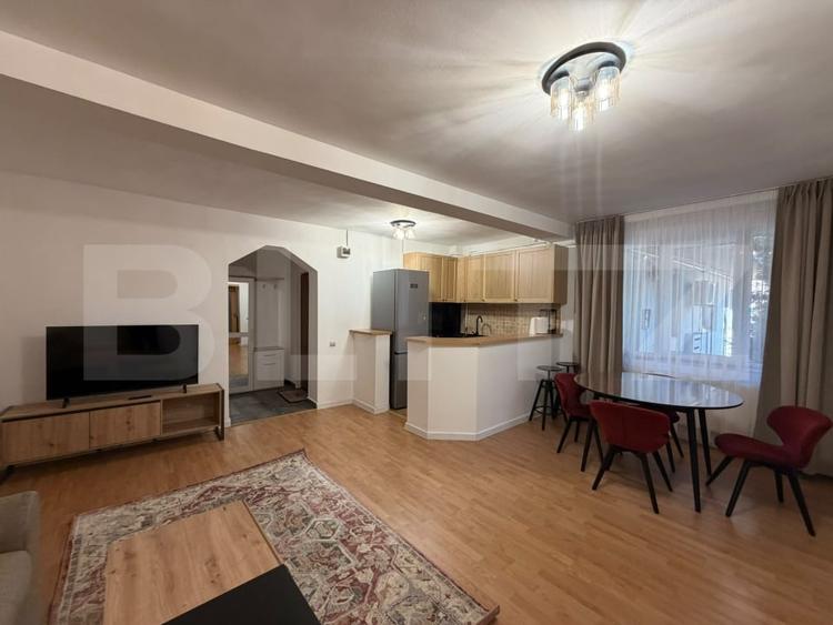 Apartament cu 2 camere semidecomandat, mobilat în Semicentral